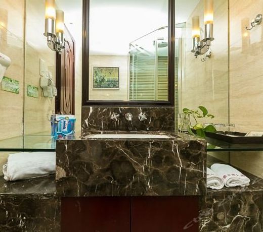 Ziwei Jingcheng Hotel
