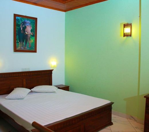 Lagoon Garden Hotel
