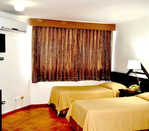 Aparta Hotel Plaza del Sol