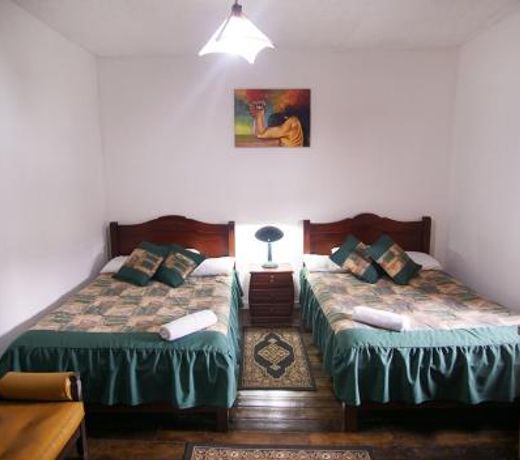Colonial House Inn