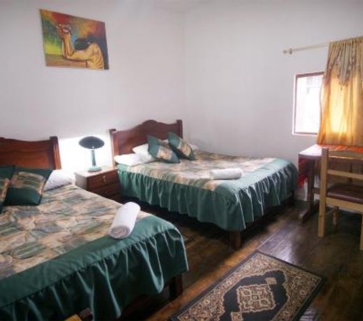 Colonial House Inn