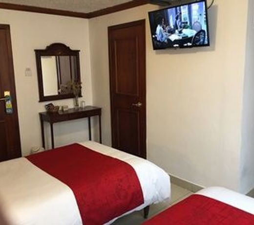 Hostal Mitad Del Mundo