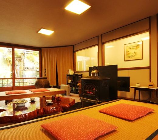 Yudanaka Onsen Hakuunro Ryokan
