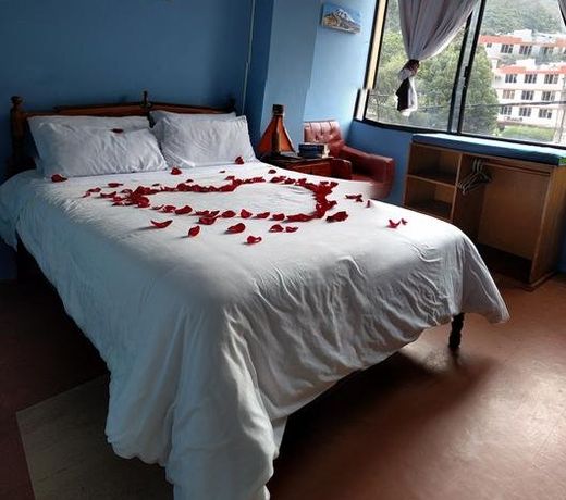 Erupcion Art Hotel & Hostel