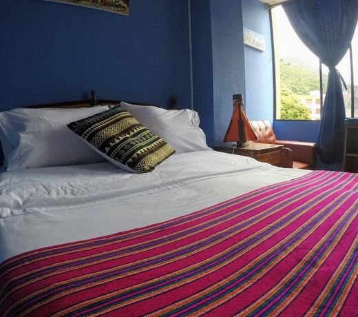 Erupcion Art Hotel & Hostel