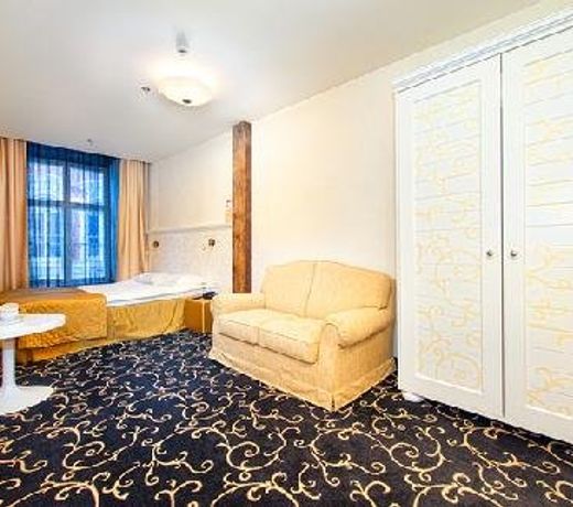 Meriton Old Town Garden Hotel