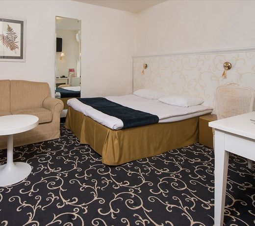 Meriton Old Town Garden Hotel