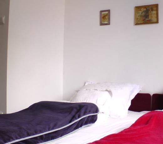 FEHÃR HÃZ SZENTENDRE