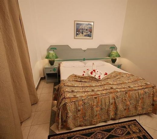 Dive Inn Resort