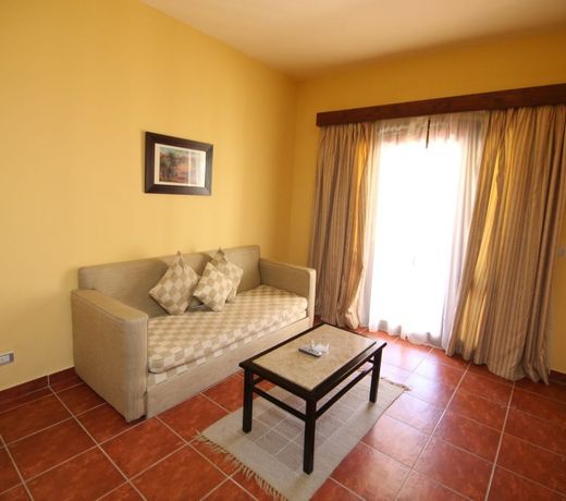 Tamra Beach Resort