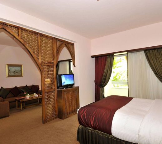 Aracan Eatabe Luxor Hotel