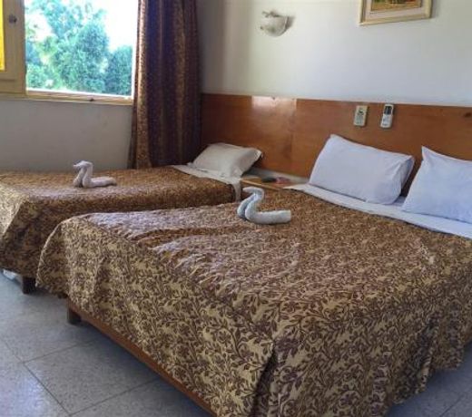Rezeiky Hotel & Camp
