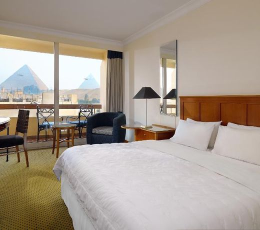 Le Meridien Pyramids Hotel & Spa