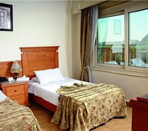 Tiba Pyramids Hotel