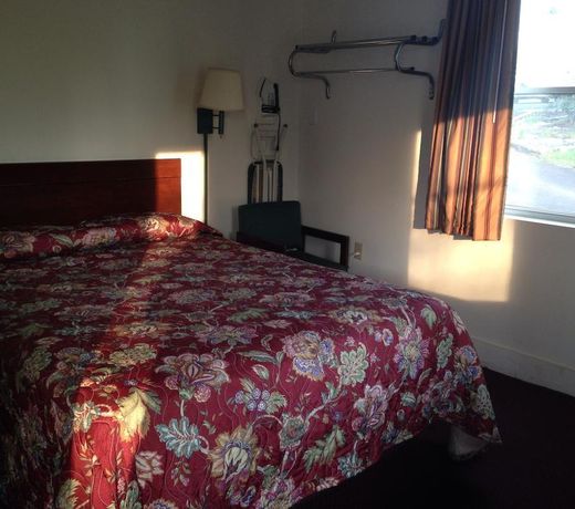 Colonial Village Motel