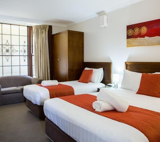Colonial Lodge Motor Inn