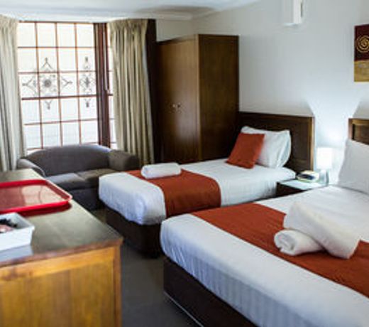 Colonial Lodge Motor Inn