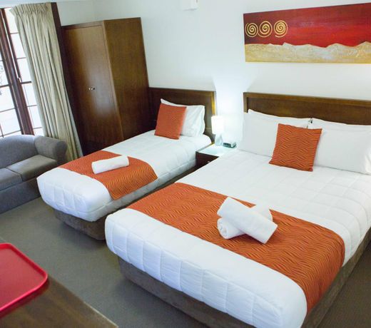 Colonial Lodge Motor Inn
