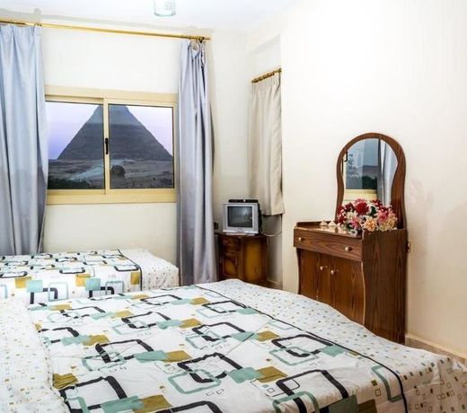 Pyramids View Inn