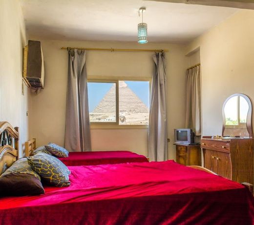 Pyramids View Inn
