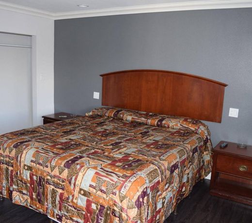 Deluxe Inn Hawthorne/ LAX