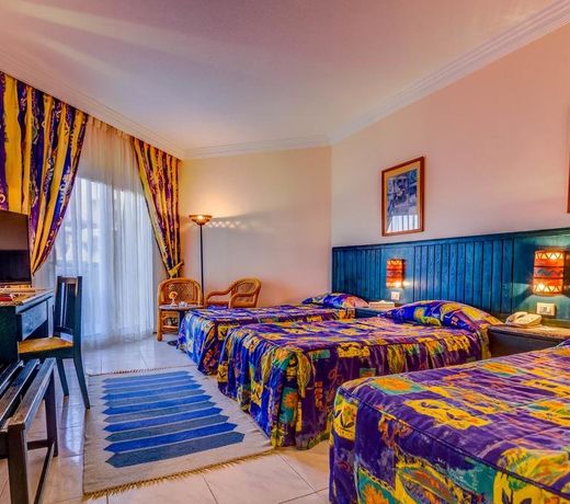 Palm Beach Resort Families and Couples only