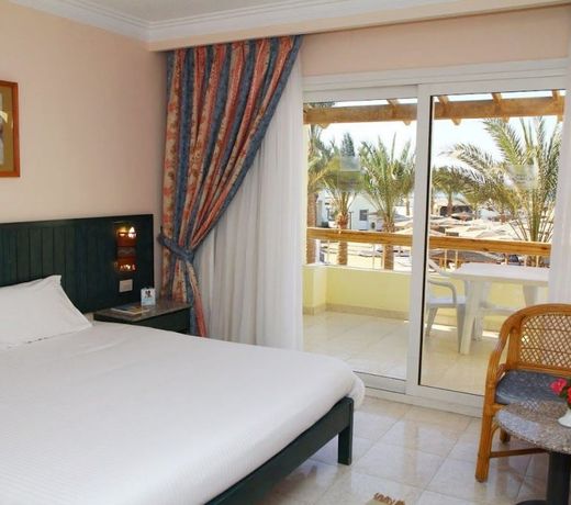 Palm Beach Resort Families and Couples only