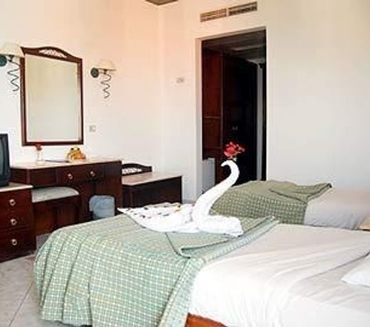Roma Host Way Hotel & Aqua Park