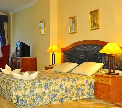 Alia Beach Resort