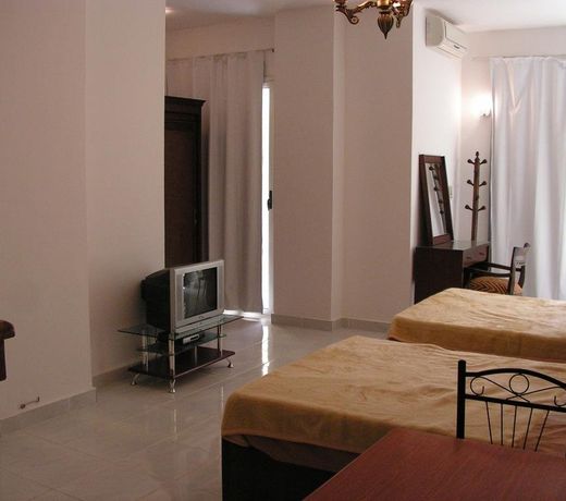 Paradise Hill Apartments