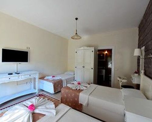 Yalim Hotel - Гёльтюрбюку - фото 11