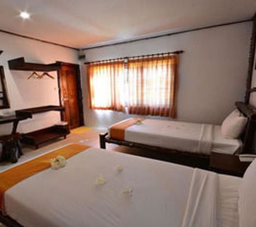 Alongkot Beach Resort Khanom
