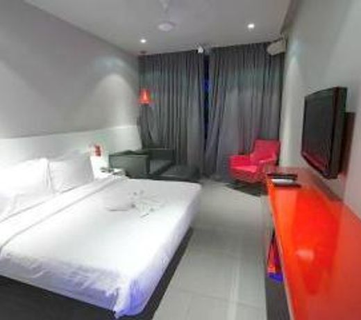SinQ Party Hotel