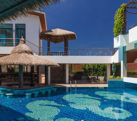 Chalong Miracle Lakeview Condo by TropicLook
