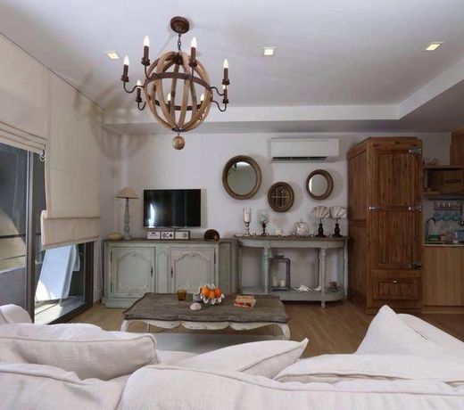 Her Glory Vacation Villa