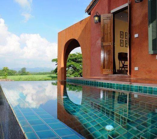 Her Glory Vacation Villa