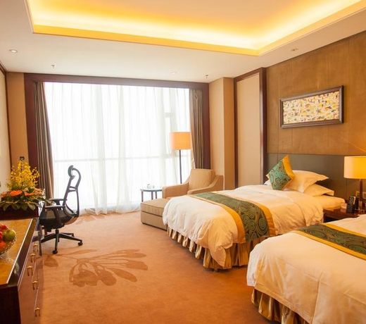 Soluxe Hotel
