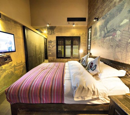Lijiang Ten Courtyard Inn