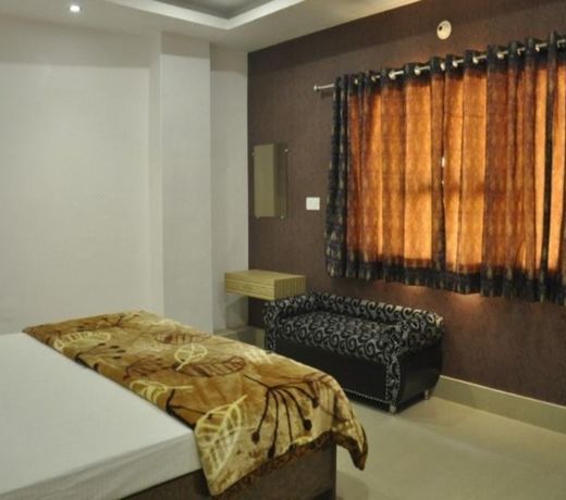 OYO 4398 Hotel Rajat Grand