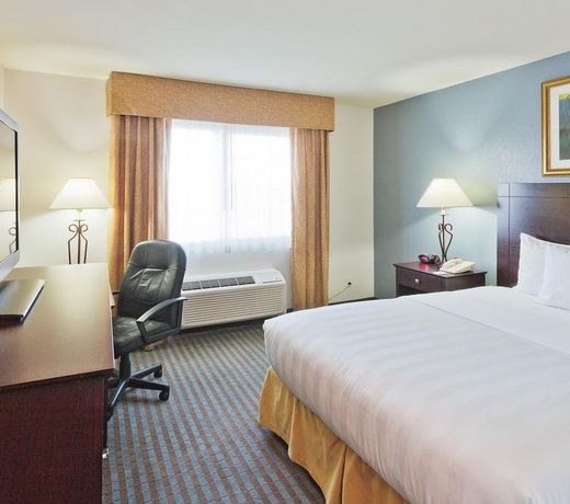 La Quinta Inn & Suites by Wyndham Las Vegas Nellis