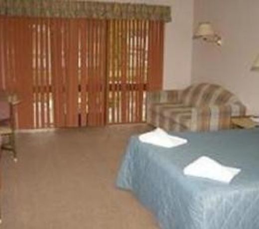 Glades Motor Inn