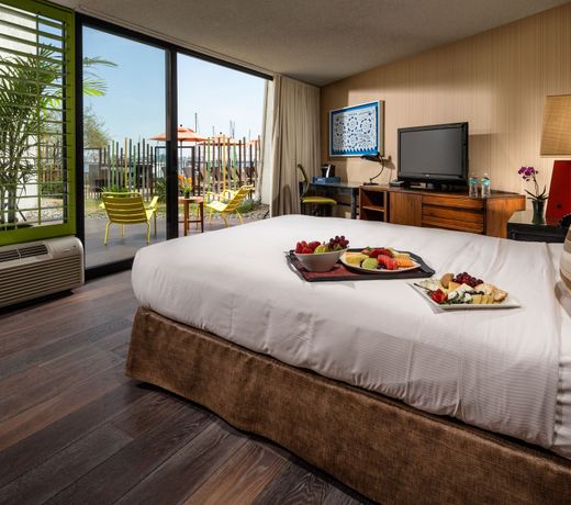 Hotel Maya - a DoubleTree by Hilton Hotel