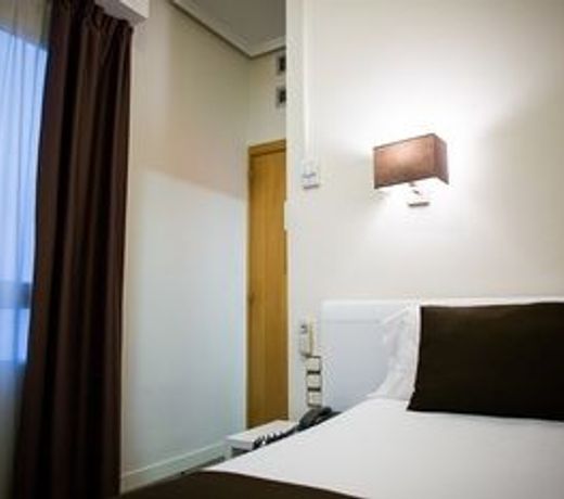 Sweet Hotel Continental