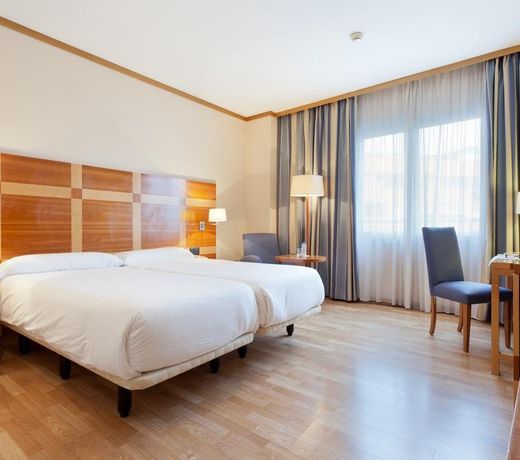 Senator Parque Central Hotel