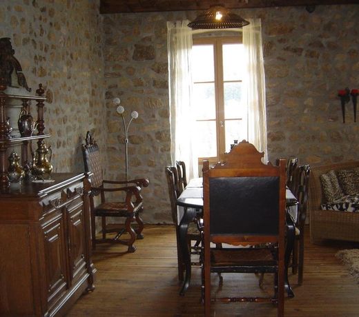 Former coach house in a castle with park garden, large swimming pool in Ardeche