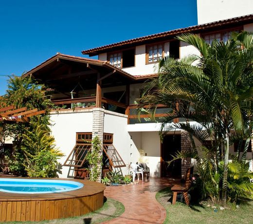 Tucano House