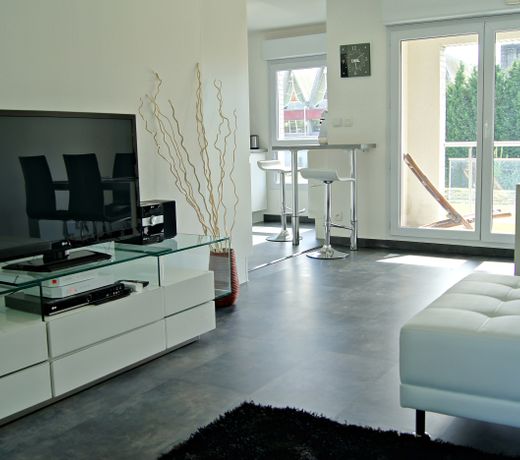 LITTLE SUITE   MAX