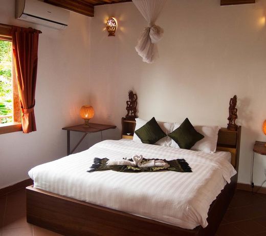TARA LODGE Natural Lodge