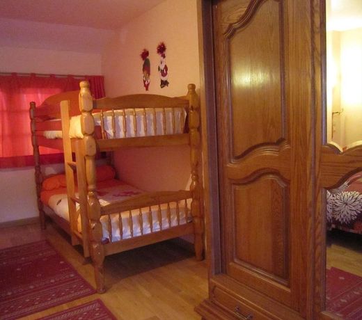 Cozy Cottage in Vaires sur Marne with Garden