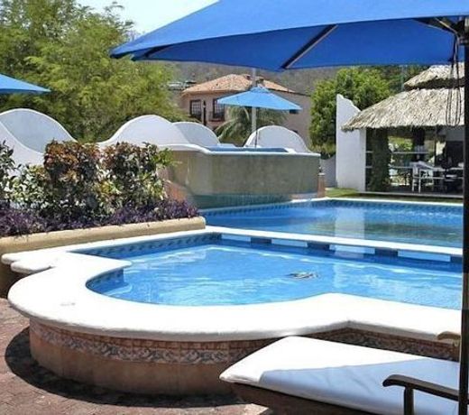 Canadian Resort Huatulco